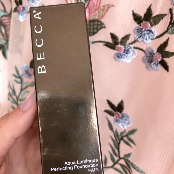 BECCA Other - BECCA Aqua Luminous Foundation- Fair